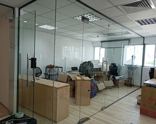 VÁCH KÍNH CƯỜNG LỰC GIÁ RẺ BÌNH DƯƠNG